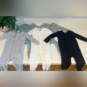 5 Piece Unisex Baby Boy or Girl Ribbed Romper Bundle | 9–12